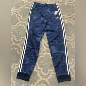 NWT Adidas Boys Warped camouflage joggers, color Navy, size XL (18/20)